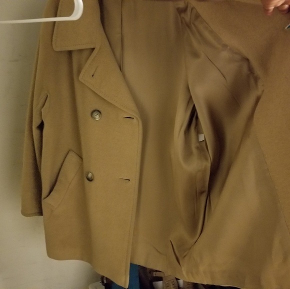 Coat - Picture 3 of 4
